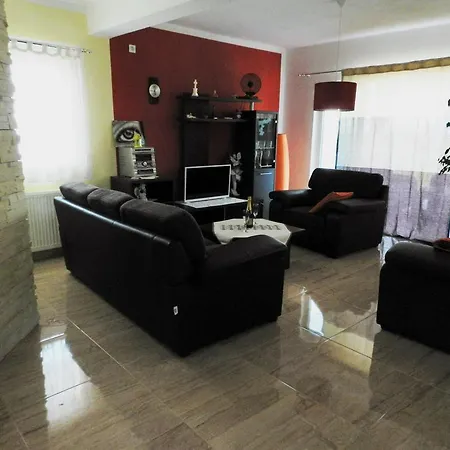 Danijela Apartment Grohote